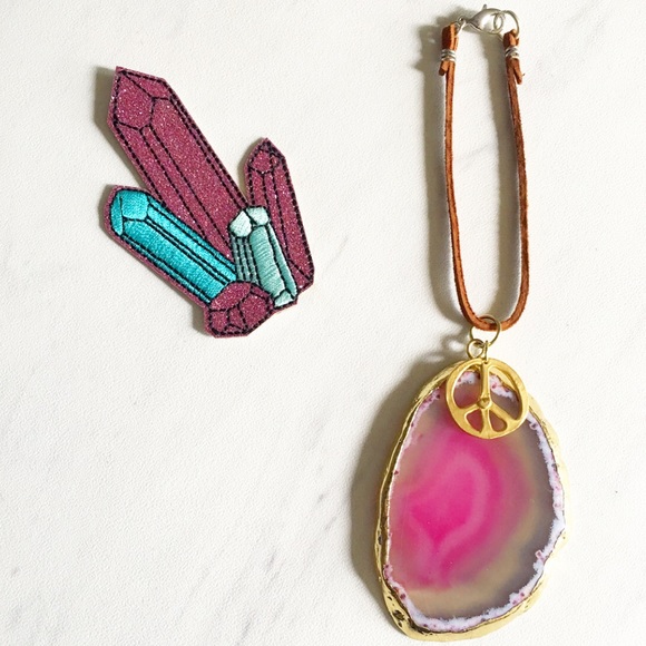 Agate Car Crystal - Rear Window accessory - Picture 3 of 3